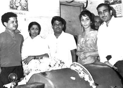 Laxmikant Pyarelal Lata Mangeshkar Sadhna and Raj Khosla (Anita)