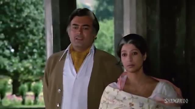 Sanjeev Kumar and Suchitra Sen in Aandhi