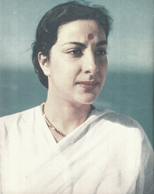 Nargis - Lady in White