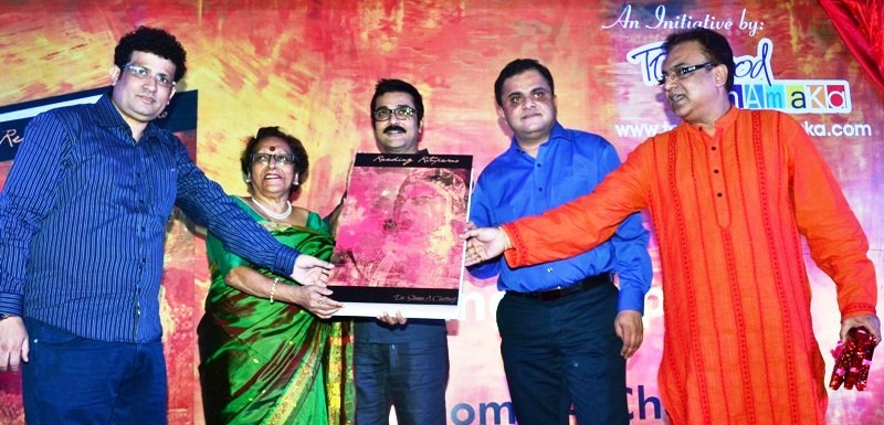 Shoma Chatterji with (L to R) Syed, Prosenjit, Bratya Basu and Arindam Sil