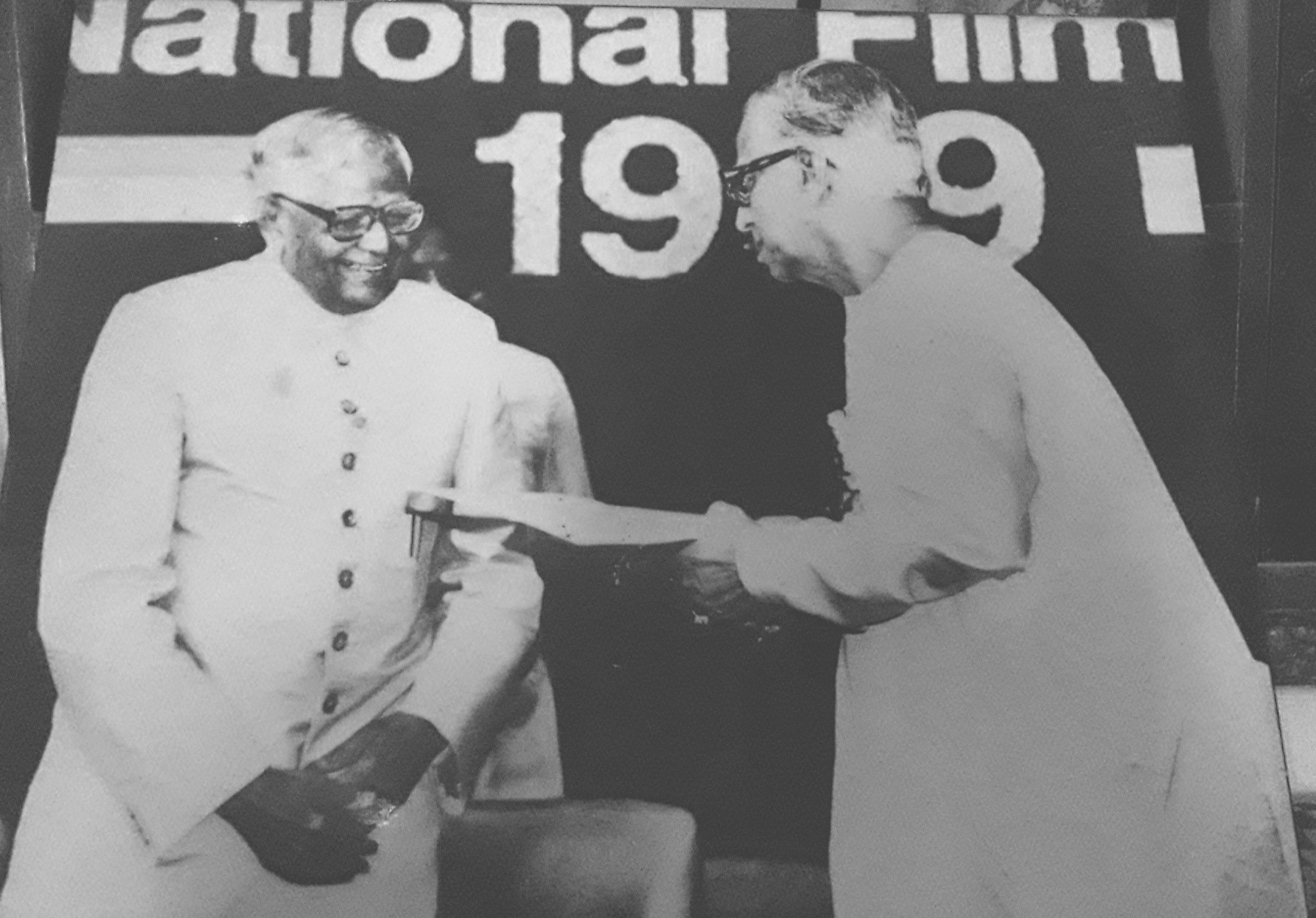 nabendu ghosh receiving award from President R. Venkataraman