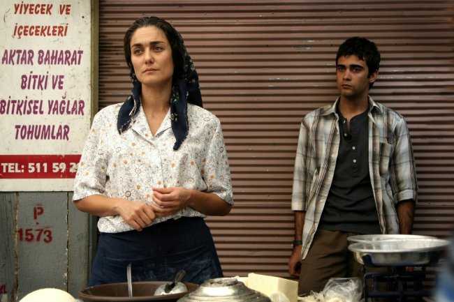 Zehra and Yusuf in Semih Kaplanoglu’s Milk
