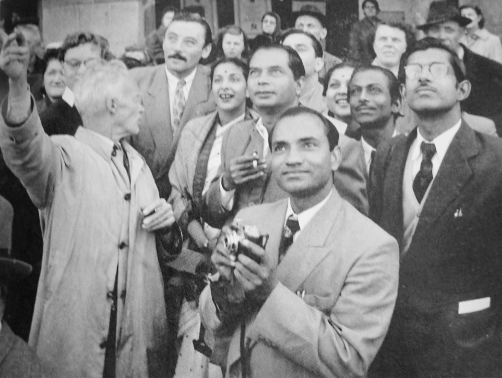 Nargis, Bimal Roy, Nirupa Roy, Salil Chowdhury, Hrishikesh Mukherjee and Radhu Karmakar