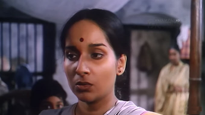 Mamata Shankar in Grihayuddha
