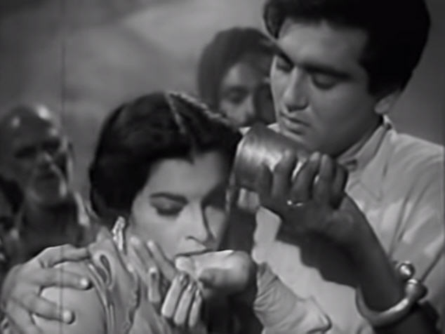 Sunil Dutt in Railway Platform