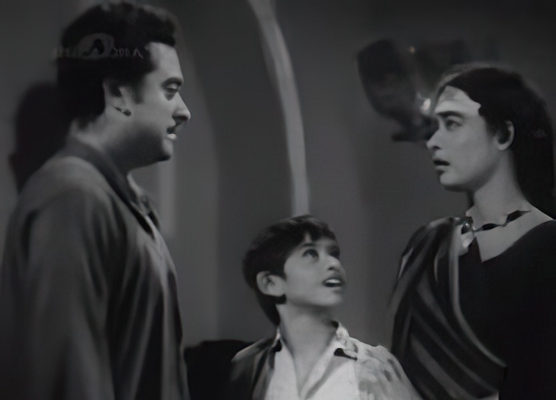 Door Gagan ki Chhaon Mein