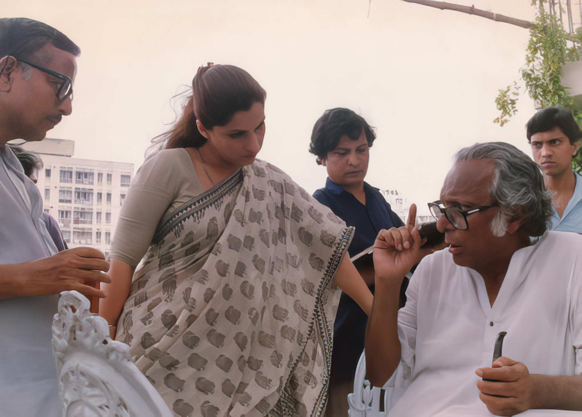 Antareen (Mrinal Sen and Dimple Kapadia)