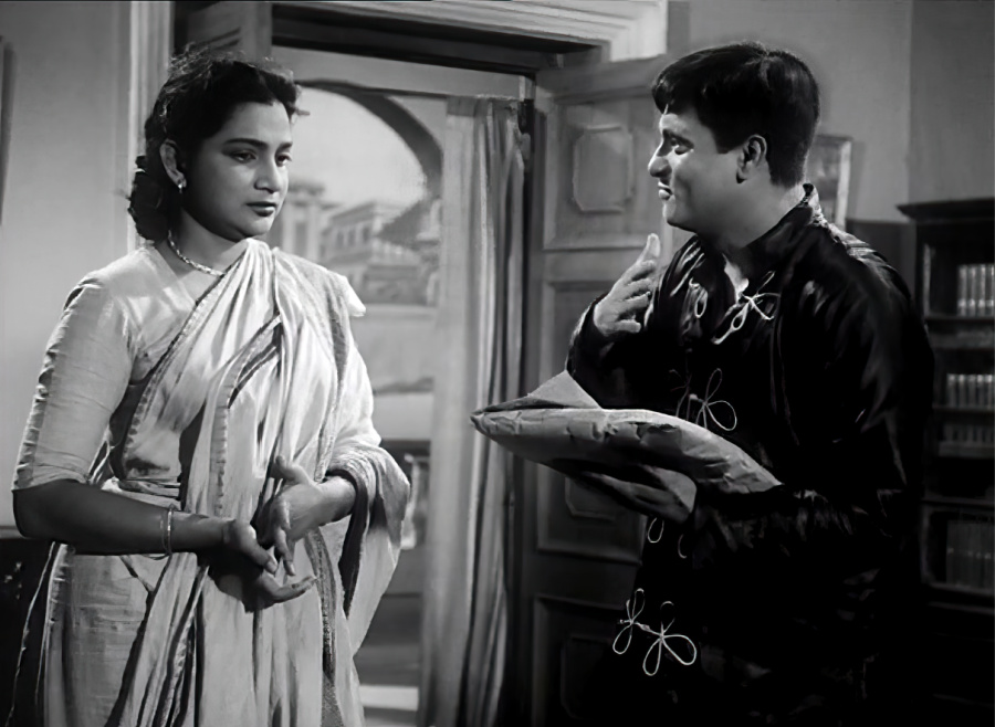Manju Dey and Kali Banerjee in Neel Akasher Neeche