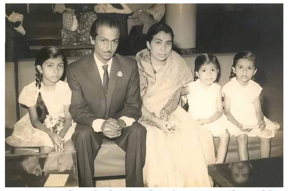 Salil Chowdhury with wife Jyoti Chowdhury and daughters Aloka, Tulika and Lipika