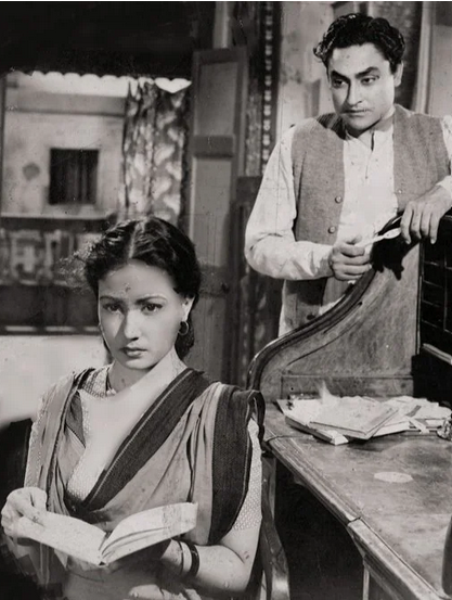 Meena Kumari and Ashok Kumar in Parineeta