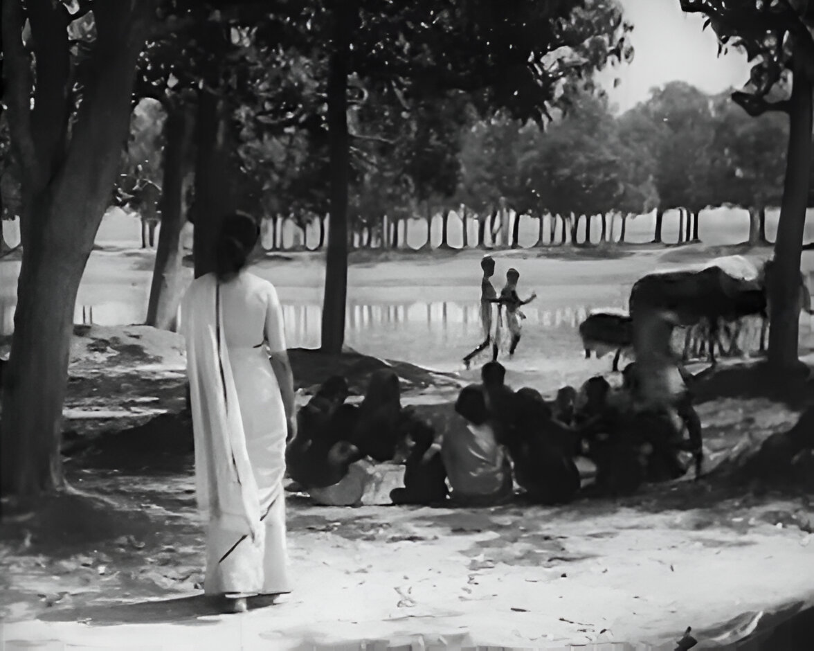 Ruma Guhathakurta in Khaniker Atithi film