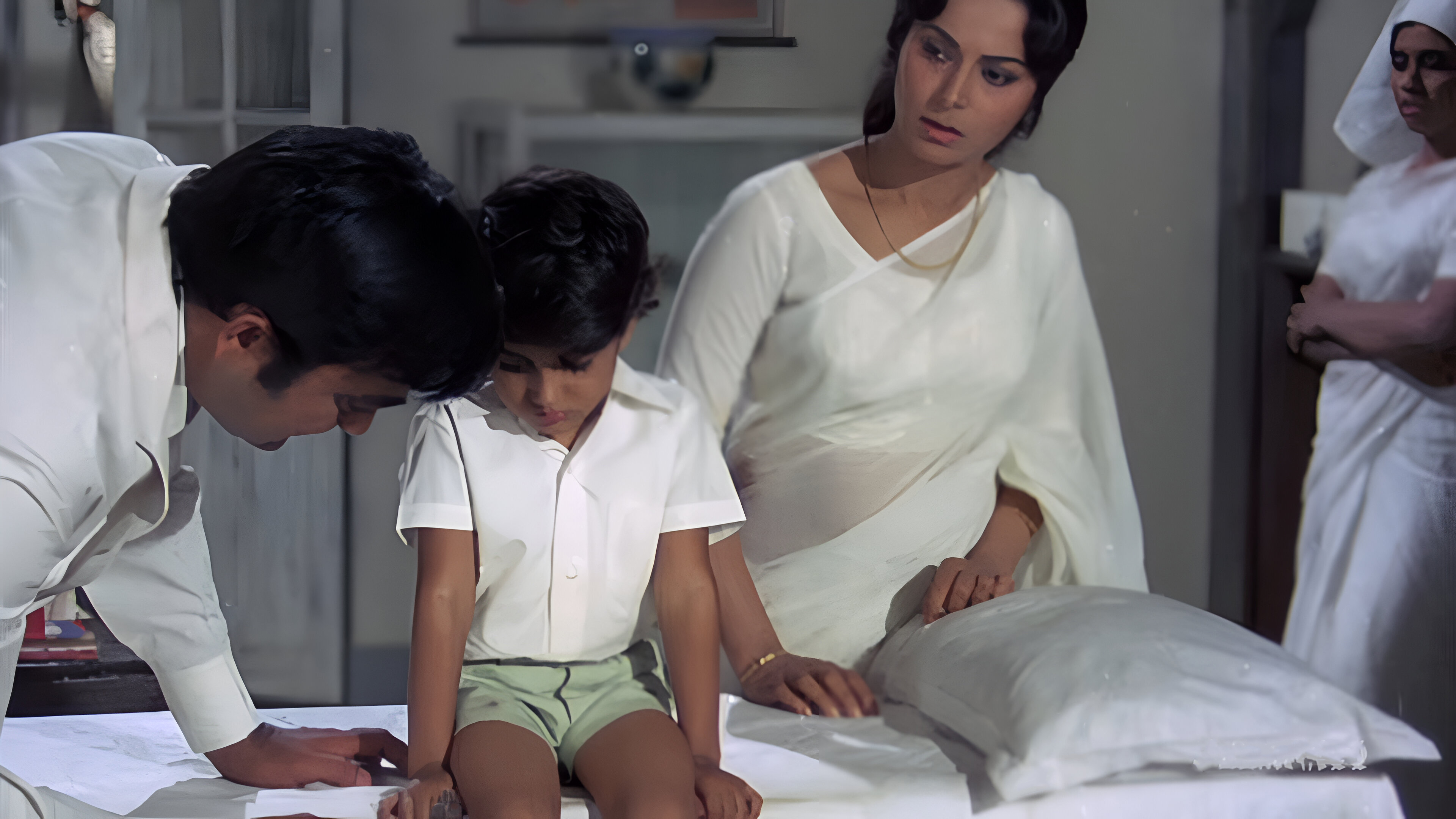 Sunil Dutt and Waheeda Rehman in Zindagi Zindagi