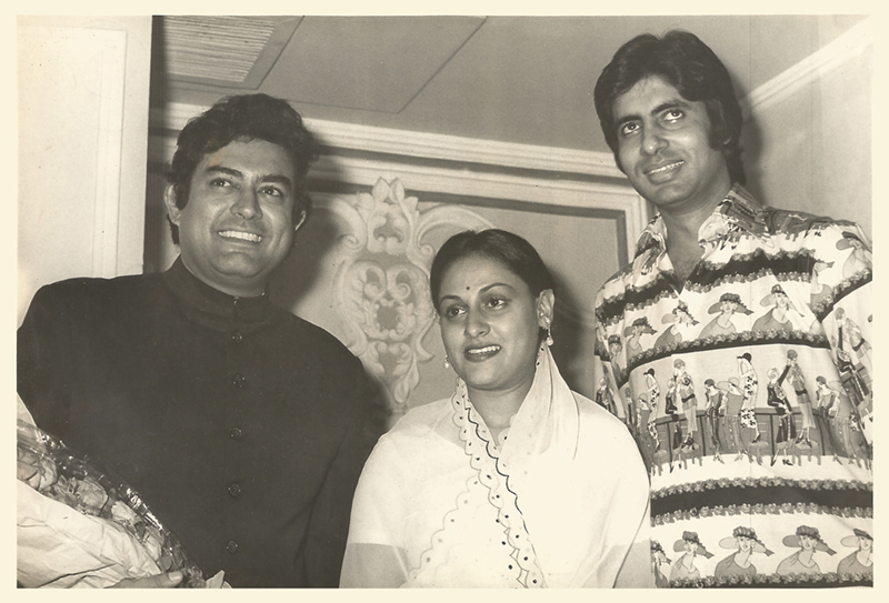 Amitabh and Jaya giving birthday greetings to Sanjeev Kumar at Hotel Sun n Sand on 9th
