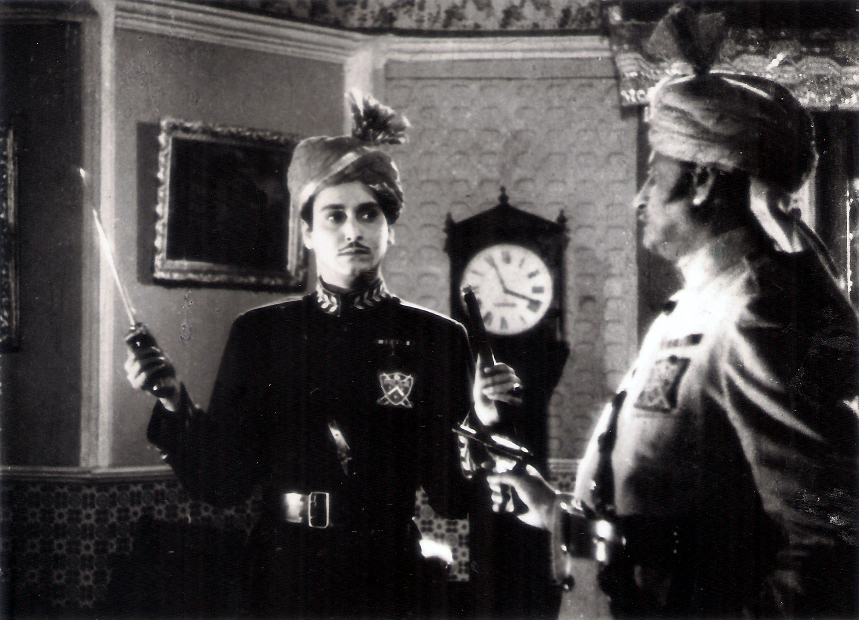 Soumitra Chatterjee in 'Jhinder Bandi'