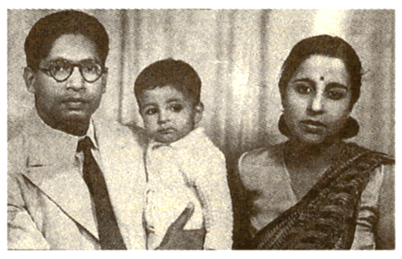 Amitabh Bachchan with his parents Dr Harivanshrai Bachchan and Teji Bachchan in 1943