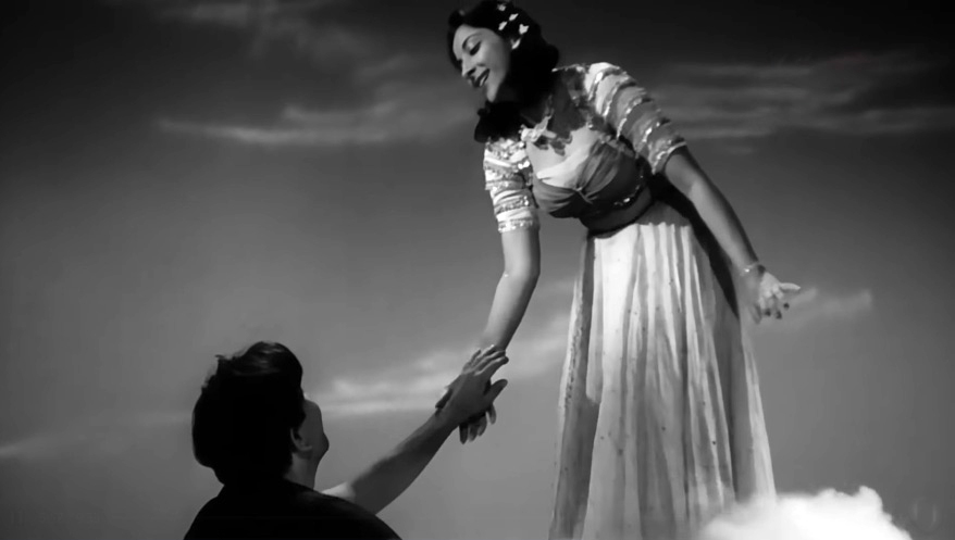 Raj Kapoor Nargis in ghar aya mera pardesi (Awara)