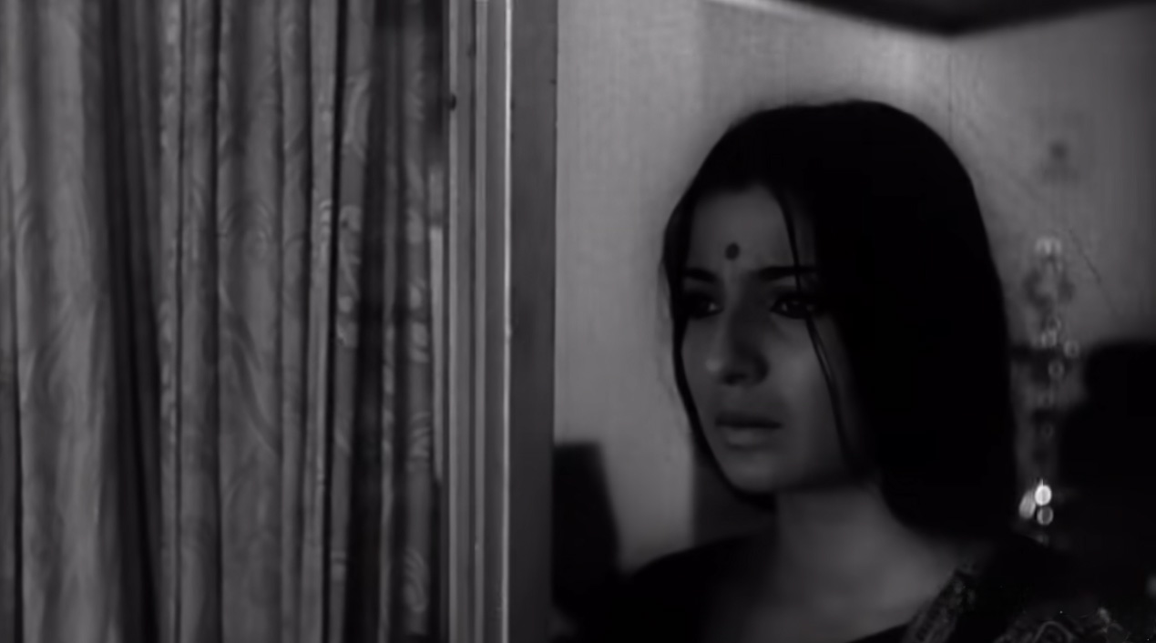 Tanuja in Anubhav 