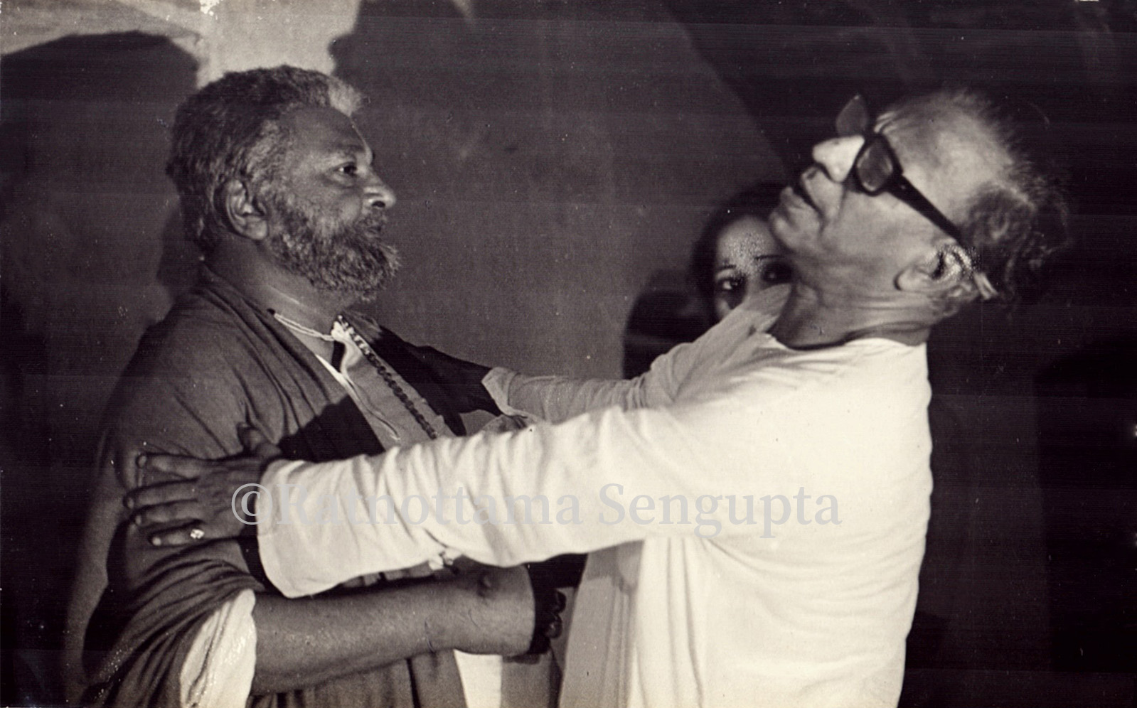 Nabendu Ghosh directing Asit Sen in the role of the blind Mahant of a Kabir panthi Akhara (Dagdar Baboo)