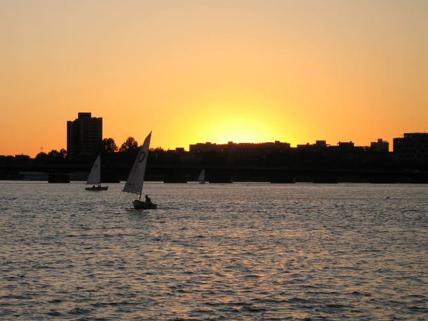 Sails made of dreams, inflated by desires