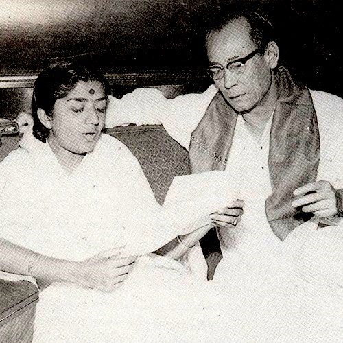 Lata rehearsing for Dada Burman