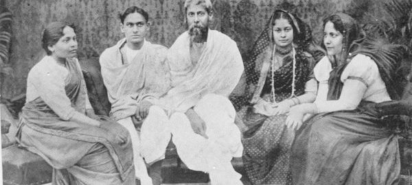 Rabindranath Tagore with his Son Rathindranath Tagore & Daughters Madhurilata Devi (Bela), Mira Devi, Renuka Devi